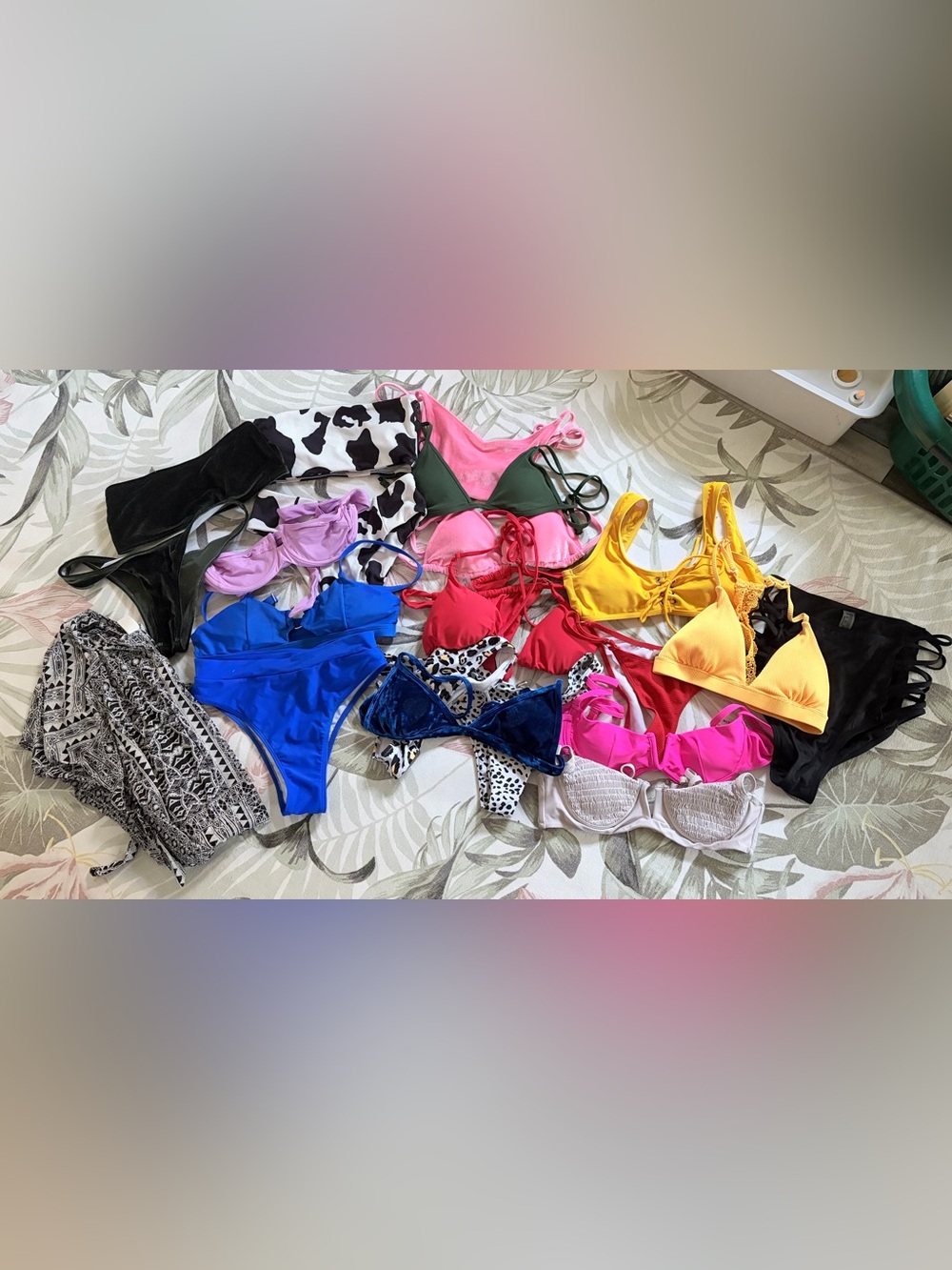 Women’s bikini lot size small, mostly SHEIN